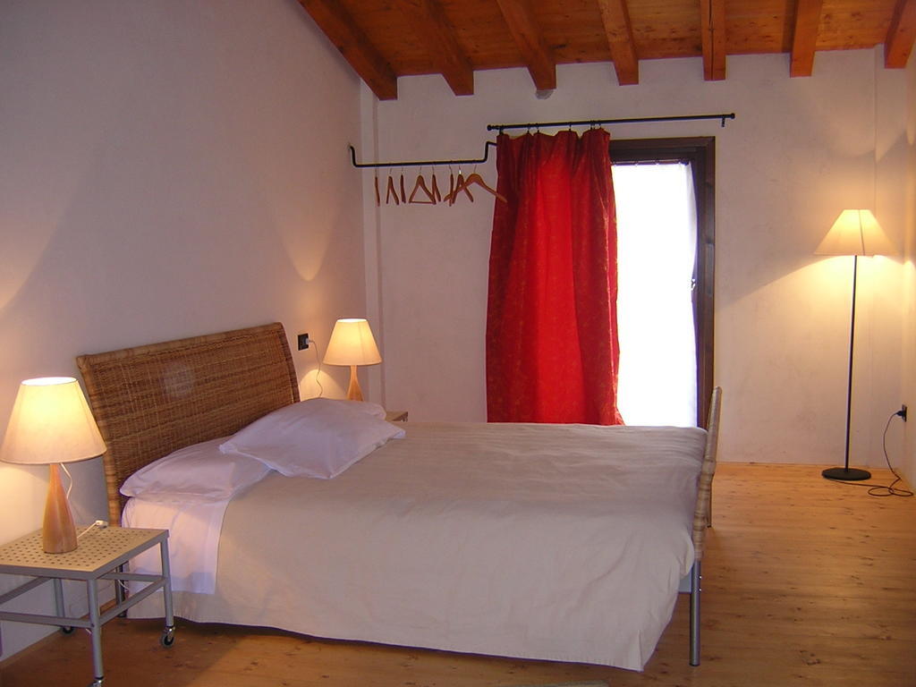 Agriturismo Trebisonda Country Resort Monzambano Szoba fotó